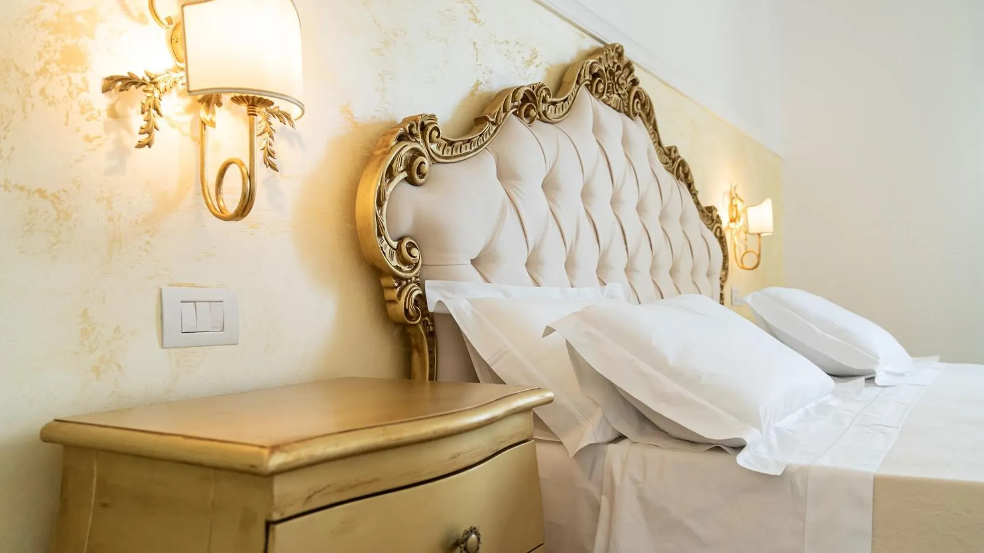 Palazzo Marini B&B Di Charme Lecce 3*,